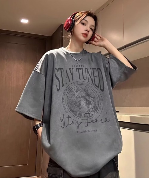韓国ファッション●ロゴTシャツ●2色●追跡送料込 セール】韓国 古着風 ビッグシルエット カレッジロゴ ワッペン