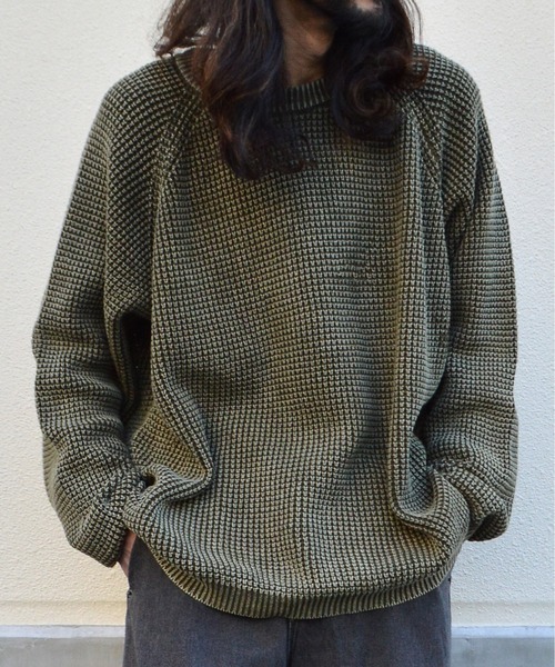 MODISH GAZE(モディシュガゼ)の「【MODISH GAZE】ストーンウォッシュクルーネックニット(ニット/セーター・メンズ・カーキ/ネイビー・LARGE/MEDIUM)」の3枚目の写真