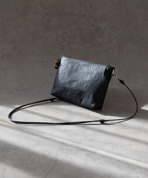 Senti(センティ)の「SENTI センティ / Dyneema(R) Leather 2WAY SACOCHE 超軽量ダイニーマレザー2WAYサコッシュ 牛革ショルダーバッグ / 3033(ショルダーバッグ・メンズ・ブラック系その他/ブラック・FREE)」の14枚目の写真