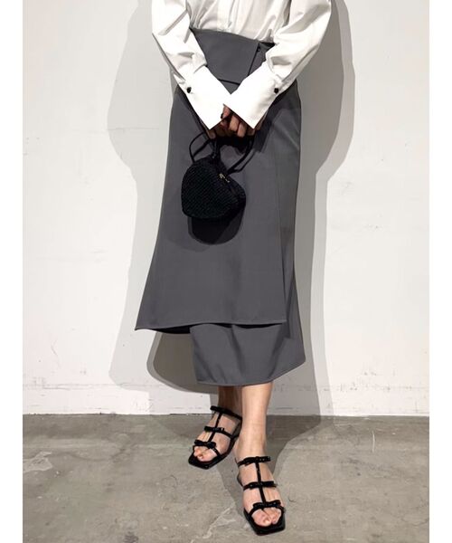 LAGUNAMOON(ラグナムーン)の「ウエストラペルアシンメトリースカート(スカート・レディース・グレー/アイボリー/ブラウン・MEDIUM/SMALL)」の3枚目の写真