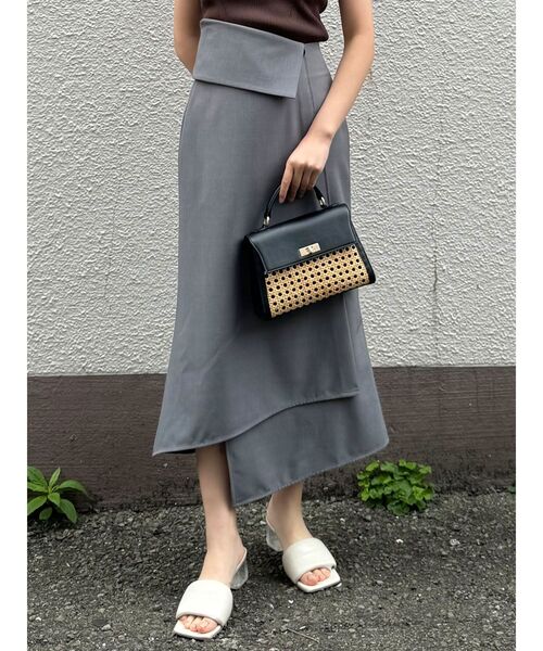 LAGUNAMOON(ラグナムーン)の「ウエストラペルアシンメトリースカート(スカート・レディース・グレー/アイボリー/ブラウン・MEDIUM/SMALL)」の5枚目の写真