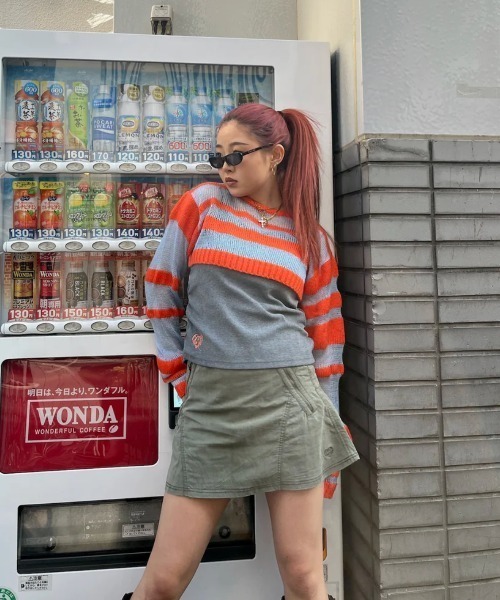 HTH(エイチティーエイチ)の「puckering mini skirt(スカート・レディース・アッシュグレー/アッシュ/アーミー・フリー)」の9枚目の写真