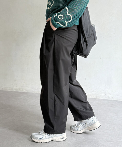 CPCM(シーピーシーエム)の「撥水バルーンパンツ(その他パンツ・レディース・ブラック/ブラウン/ベージュ・MEDIUM/SMALL)」の6枚目の写真
