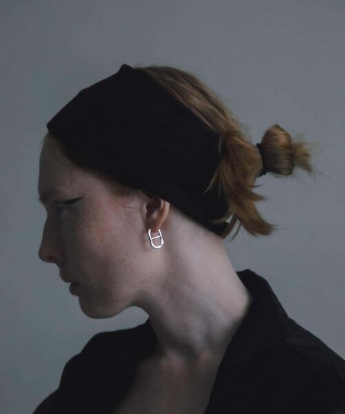 URBAN RESEARCH（アーバンリサーチ）の「decor『デコール』　Wide Hairband（ヘアバンド・レディース・ブラック/ブラウン/チャコールグレー/オフホワイト・-）」の3枚目の写真