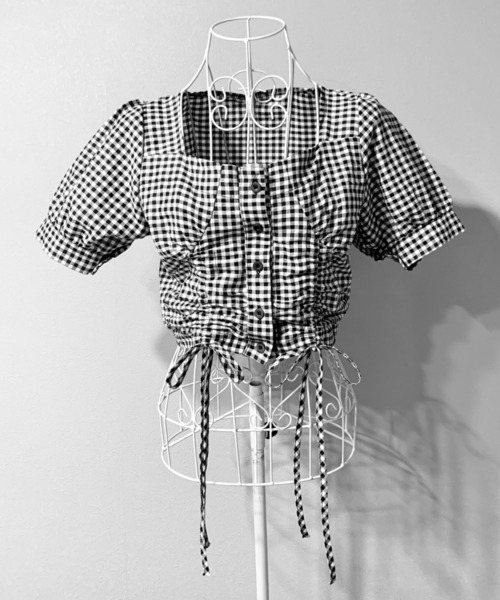 Mejoul（メジュール）の「ギンガムチェック ドロスト リボン ギャザー スクエアネック パフスリーブ ブラウス トップス（シャツ/ブラウス・レディース・ブラック・M/L）」の21枚目の写真