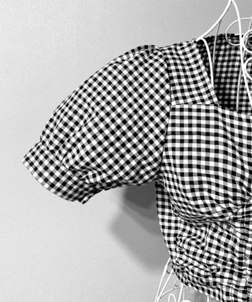 Mejoul（メジュール）の「ギンガムチェック ドロスト リボン ギャザー スクエアネック パフスリーブ ブラウス トップス（シャツ/ブラウス・レディース・ブラック・M/L）」の20枚目の写真