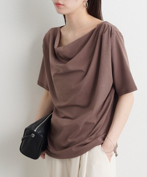 Omekashi(オメカシ)の「ボートネックドレープ半袖Tシャツ(Tシャツ/カットソー・レディース・オフホワイト/ブラック/ブラウン/チャコールグレー/ライトグレー・FREE)」の1枚目の写真
