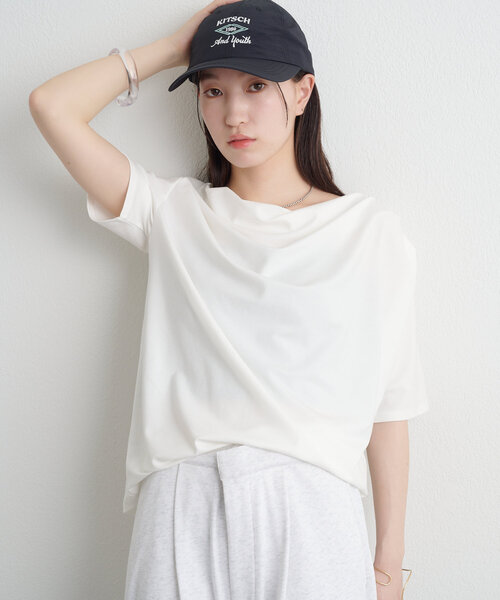 Omekashi(オメカシ)の「ボートネックドレープ半袖Tシャツ(Tシャツ/カットソー・レディース・オフホワイト/ブラック/ブラウン/チャコールグレー/ライトグレー・FREE)」の14枚目の写真