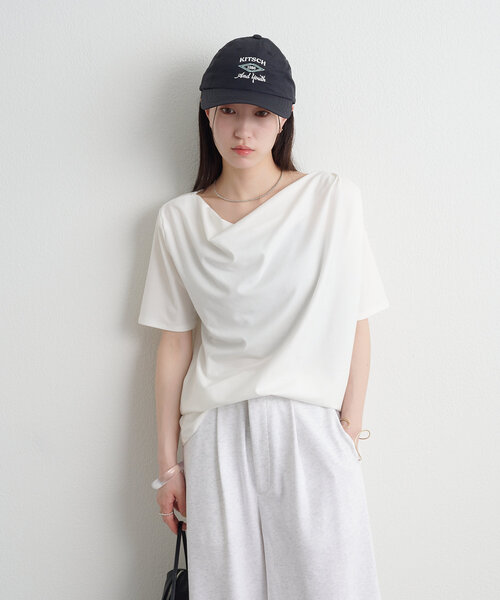 Omekashi(オメカシ)の「ボートネックドレープ半袖Tシャツ(Tシャツ/カットソー・レディース・オフホワイト/ブラック/ブラウン/チャコールグレー/ライトグレー・FREE)」の18枚目の写真