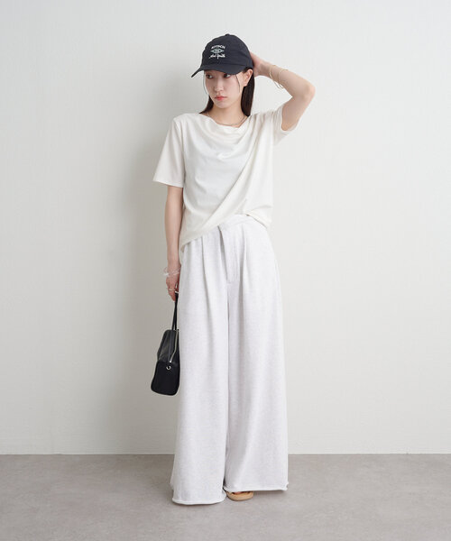 Omekashi(オメカシ)の「ボートネックドレープ半袖Tシャツ(Tシャツ/カットソー・レディース・オフホワイト/ブラック/ブラウン/チャコールグレー/ライトグレー・FREE)」の22枚目の写真