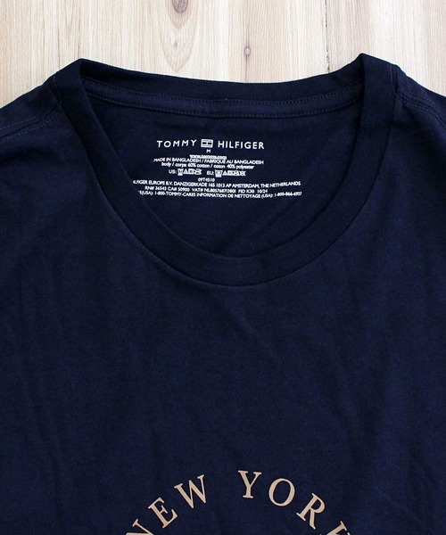 TOMMY HILFIGER(トミーヒルフィガー)の「サークルロゴグラフィッククルーネック Tシャツ(Tシャツ/カットソー・メンズ・オートミール/ネイビー/ホワイト/レッド・M/L/XL)」の16枚目の写真