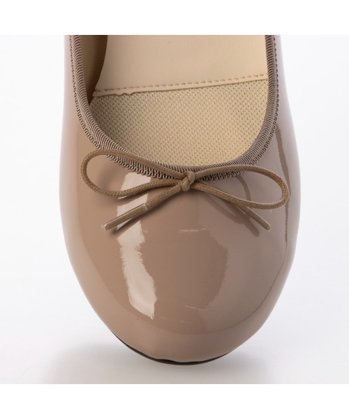Pitti（ピッティ）の「【WEB限定】ラウンドトゥレインバレエシューズ（バレエシューズ・レディース・チェック/ベージュ系その他2/ライトブラック・22.5cm/23cm/23.5cm/24cm/24.5cm）」の5枚目の写真