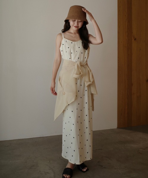 HEILIS（ヘイリス）の「【Nanami Original】花柄刺繍キャミワンピース