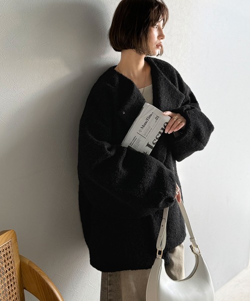 classicalelf(クラシカルエルフ)の「たっぽりコクーンシルエットでちょこっとガーリー見せ。ノーカラーコクーンボアコート(ノーカラーコート・レディース・ブラック/アイボリー/グレー・LARGE/MEDIUM/SMALL/X-LARGE)」の13枚目の写真