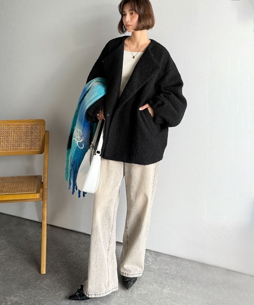 classicalelf(クラシカルエルフ)の「たっぽりコクーンシルエットでちょこっとガーリー見せ。ノーカラーコクーンボアコート(ノーカラーコート・レディース・ブラック/アイボリー/グレー・LARGE/MEDIUM/SMALL/X-LARGE)」の15枚目の写真