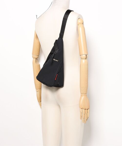 florist（フローリスト）の「【500mlペットボトル収納】ドロップナイロンボディバッグ/ショルダーバッグ（ボディバッグ/ウエストポーチ・レディース・アイボリー/ブラック・FREE）」の6枚目の写真