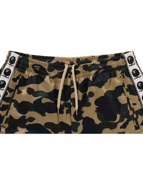 A BATHING APE（アベイシングエイプ）の「1ST CAMO LOOSE FIT TRACK PANTS（その他パンツ・メンズ・グリーン/イエロー・MEDIUM/LARGE/SMALL/X-LARGE/XX-LARGE）」の8枚目の写真