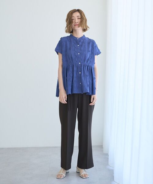 YECCA VECCA（イェッカヴェッカ）の「3Dフラワーエンブロイダリーブラウス（シャツ/ブラウス・レディース・オフホワイト/ブラック/ブルー・FREE）」の9枚目の写真