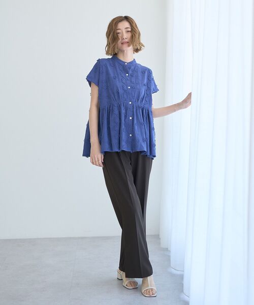 YECCA VECCA（イェッカヴェッカ）の「3Dフラワーエンブロイダリーブラウス（シャツ/ブラウス・レディース・オフホワイト/ブラック/ブルー・FREE）」の11枚目の写真