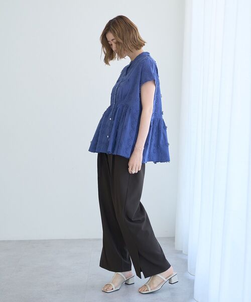 YECCA VECCA（イェッカヴェッカ）の「3Dフラワーエンブロイダリーブラウス（シャツ/ブラウス・レディース・オフホワイト/ブラック/ブルー・FREE）」の12枚目の写真