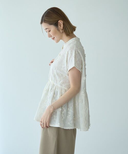 YECCA VECCA（イェッカヴェッカ）の「3Dフラワーエンブロイダリーブラウス（シャツ/ブラウス・レディース・オフホワイト/ブラック/ブルー・FREE）」の21枚目の写真