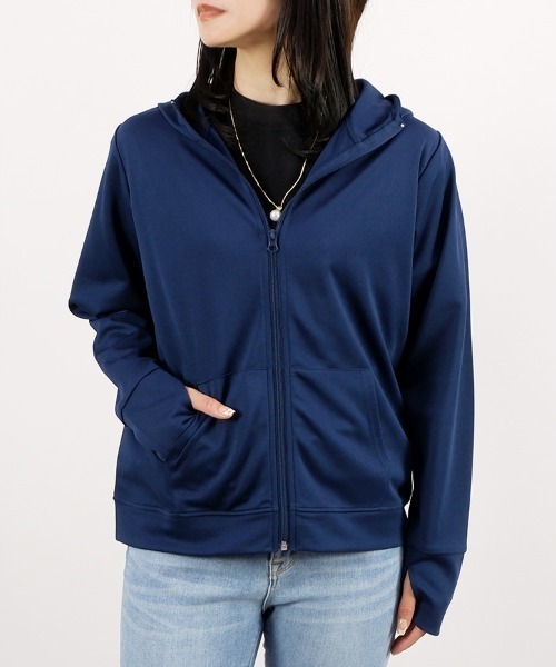 CLOTHY(クロシィ)の「【UVも冷房も、さっと羽織ってやさしくカット。】ドライメッシュ指穴ジップアップパーカー(パーカー・レディース・グリーン/オフホワイト/ネイビー/ブラック/ピンク/ブルー・LARGE/MEDIUM)」の4枚目の写真