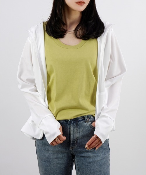 CLOTHY(クロシィ)の「【UVも冷房も、さっと羽織ってやさしくカット。】ドライメッシュ指穴ジップアップパーカー(パーカー・レディース・グリーン/オフホワイト/ネイビー/ブラック/ピンク/ブルー・LARGE/MEDIUM)」の16枚目の写真