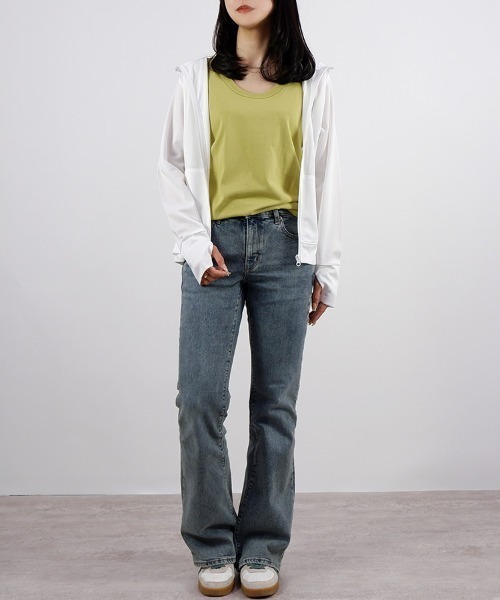 CLOTHY(クロシィ)の「【UVも冷房も、さっと羽織ってやさしくカット。】ドライメッシュ指穴ジップアップパーカー(パーカー・レディース・グリーン/オフホワイト/ネイビー/ブラック/ピンク/ブルー・LARGE/MEDIUM)」の22枚目の写真
