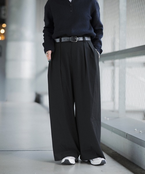 ZOZOMARKET(ゾゾマーケット)の「ZOZOMARKET by aoi - ハイウエストツータックバギースラックス(スラックス・レディース・ブラック・マルチサイズ)」の1枚目の写真