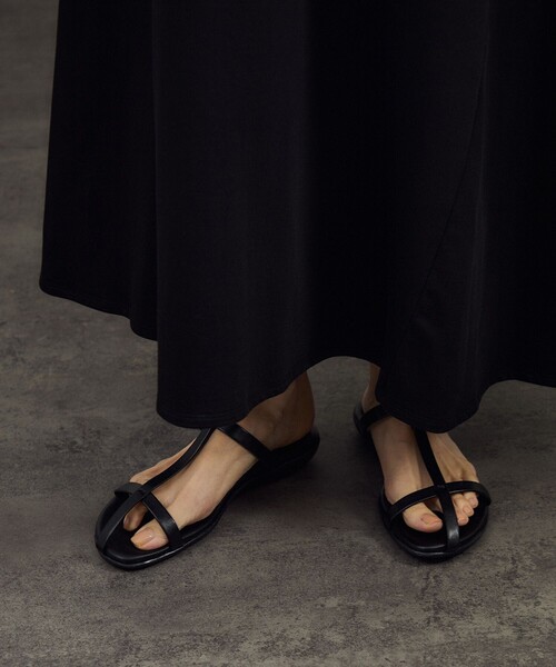 SALON adam et rope'（サロン アダム エ ロペ）の「【WEB限定】サイドフレアリラクシーワンピース［接触冷感・UVカット］（ワンピース・レディース・チャコールグレー/ブラック/ブラウン系その他2・FREE）」の15枚目の写真