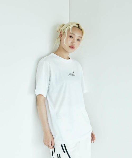 NIKE（ナイキ）の「ナイキ スポーツウェア ウィメンズ Tシャツ / Nike Sportswear Women's T-Shirt II0451-100 White（Tシャツ/カットソー・レディース・ホワイト・XS/XL/S/M/L）」の7枚目の写真