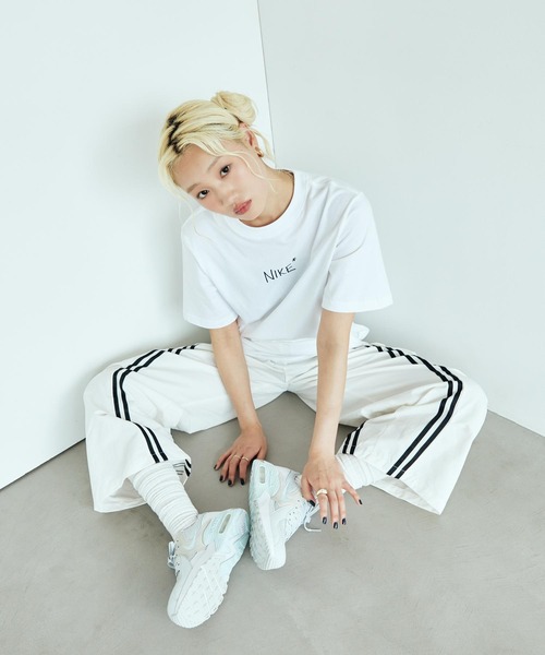 NIKE（ナイキ）の「ナイキ スポーツウェア ウィメンズ Tシャツ / Nike Sportswear Women's T-Shirt II0451-100 White（Tシャツ/カットソー・レディース・ホワイト・XS/XL/S/M/L）」の9枚目の写真