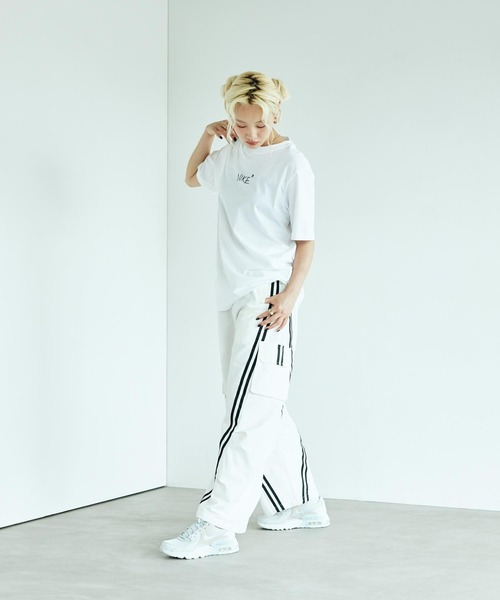 NIKE（ナイキ）の「ナイキ スポーツウェア ウィメンズ Tシャツ / Nike Sportswear Women's T-Shirt II0451-100 White（Tシャツ/カットソー・レディース・ホワイト・XS/XL/S/M/L）」の5枚目の写真