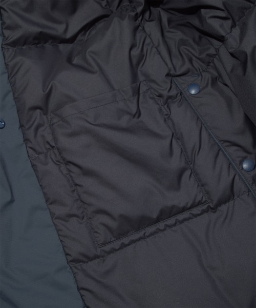 NANGA(ナンガ)の「F/CE. FT NEW COLLARLESS LONG COAT / エフシーイー エフライト ニューカラーレスダウンコート(ダウンジャケット/コート・レディース・ネイビー/ブラック/アイボリー・SMALL/MEDIUM)」の9枚目の写真