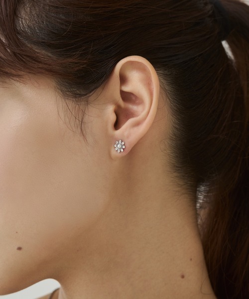 ciite' surgical stainless(シーテサージカルステンレス)の「【 金属アレルギー対応 】 ミニフラワー パールピアス サージカルステンレス(両耳用)(ピアス(両耳用)・レディース・ゴールド/シルバー・FREE)」の11枚目の写真