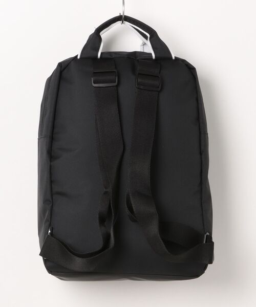 adidas(アディダス)の「《adidas》ウィメンズ リニアESS バックパック(バックパック/リュック・レディース・ブラック×シルバー・フリー)」の2枚目の写真