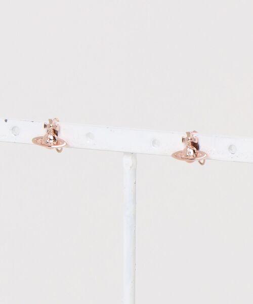 Vivienne Westwood(ヴィヴィアンウエストウッド)の「LORELEI STUD EARRINGS(ピアス(両耳用)・レディース・ピンクゴールド/ブラック/シルバー・FREE)」の3枚目の写真