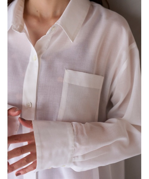 SNIDEL(スナイデル)の「Sustainableシアーシャツ(シャツ/ブラウス・レディース・ブラック/ブルー/ホワイト・F)」の15枚目の写真