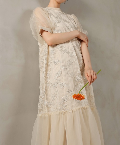 Kana(カナ)の「刺繍レース チュール Aライン ティアード ワンピース ドレス パーティー 結婚式 お呼ばれ オケージョンドレス(ドレス・レディース・オフホワイト/ブルー/ブラック・M)」の5枚目の写真