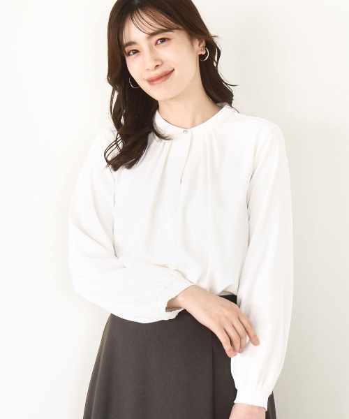 OFUON le MK(オフオンルエムケー)の「【2025AW】フロントタックデザインブラウス/洗える/WEB限定(シャツ/ブラウス・レディース・アイボリー/ベージュ/ネイビー・36/38/40)」の1枚目の写真