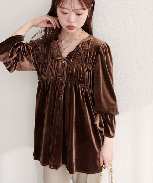 natural couture(ナチュラルクチュール)の「WEB限定/【canami】2WAYリボンベロアブラウス(シャツ/ブラウス・レディース・ブラウン/ピンク/グレイッシュベージュ/アイボリー・FREE)」の16枚目の写真