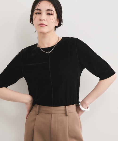 le cercle ADAM ET ROPE'(ルセルクルアダムエロペ)の「シアーベロア5分袖Tシャツ(Tシャツ/カットソー・レディース・ダークブラウン/キャメル/ブルー/ブラック・FREE)」の2枚目の写真