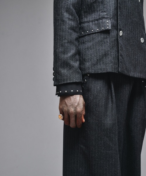 ANDER HUNK（アンダーハンク）の「Studs Design Tailored Jacket / スタッズデザインテーラードジャケット（テーラードジャケット・メンズ・チャコール/ワインレッド・SMALL/MEDIUM/LARGE）」の18枚目の写真