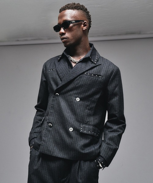 ANDER HUNK（アンダーハンク）の「Studs Design Tailored Jacket / スタッズデザインテーラードジャケット（テーラードジャケット・メンズ・チャコール/ワインレッド・SMALL/MEDIUM/LARGE）」の3枚目の写真