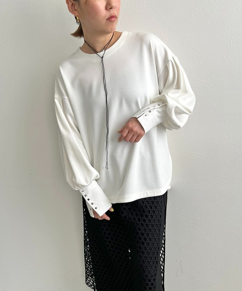 LHELBIE(レルビエ)の「カフスボタンプルオーバー(Tシャツ/カットソー・レディース・ブラック/オフホワイト/ネイビー・M)」の10枚目の写真
