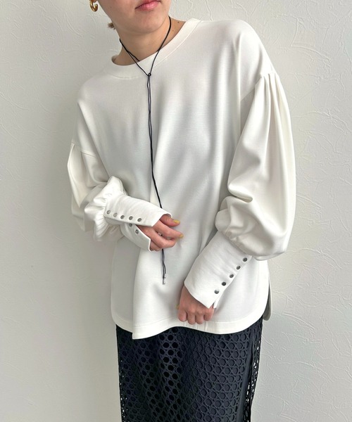 LHELBIE(レルビエ)の「カフスボタンプルオーバー(Tシャツ/カットソー・レディース・ブラック/オフホワイト/ネイビー・M)」の14枚目の写真