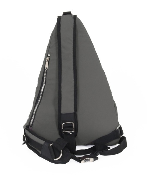 ADAM PATEK(アダムパテック)の「【Km】【it】【ADAMPATEK】square quilt sling bag(ボディバッグ/ウエストポーチ・メンズ・ブラック/グレー・FREE)」の16枚目の写真