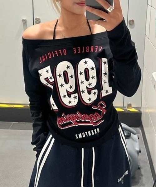 lilful(リルフル)の「ワンショルダー ストリートグラフィックプリントロンT(Tシャツ/カットソー・レディース・ホワイト×ネイビー/ブラック・M/L)」の10枚目の写真