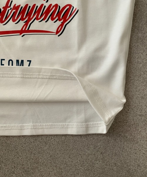 lilful(リルフル)の「ワンショルダー ストリートグラフィックプリントロンT(Tシャツ/カットソー・レディース・ホワイト×ネイビー/ブラック・M/L)」の22枚目の写真