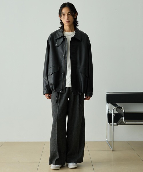 EMMA CLOTHES（エマクローズ）の「【セットアップ対応】テックツイード ディープタック センタークリース セミフレアパンツ（スラックス・メンズ・グレー/チャコール/ネイビー/ブラウン・M/S/L）」の5枚目の写真